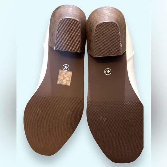 White Cowgirl Boots with Crystal Studs - Picture 9 of 11